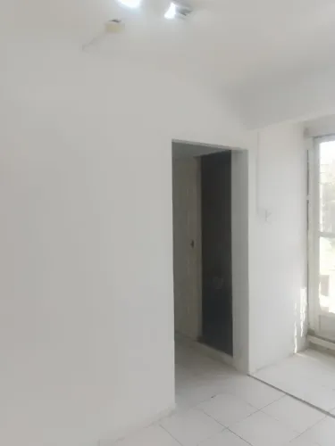 Aluga-se sala comercial na Madalena 