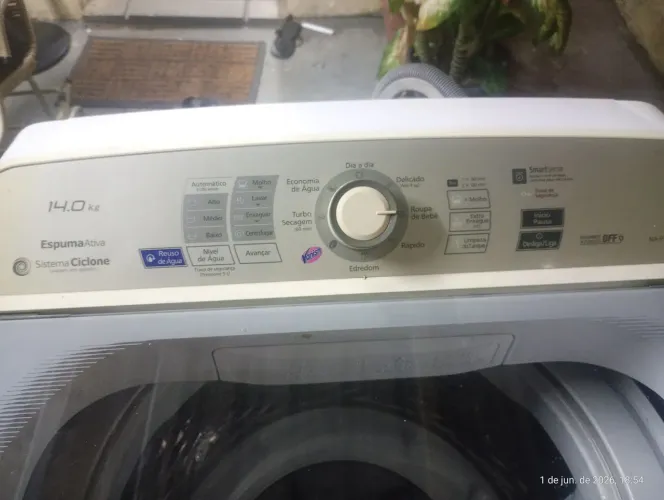 Máquina semi nova 750 rias 14 kilos