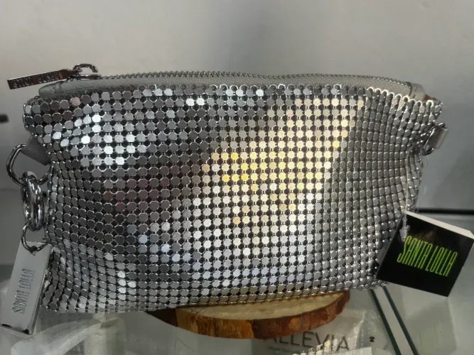 Bolsa Pequena Santa Lolla Prata Malha Metal Shiny