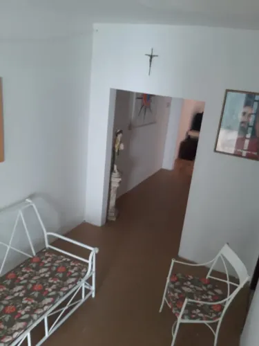 Aluga quarto para ESTUDANTE FEMININO