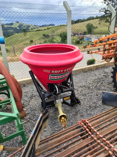 Distribuidor Nogueira 600 kg
