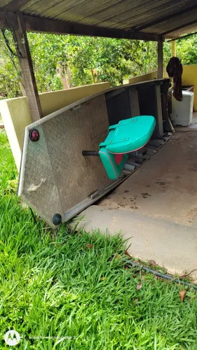 Barco 5 metros com motor Mercury 15hp, carreta rodoviária.