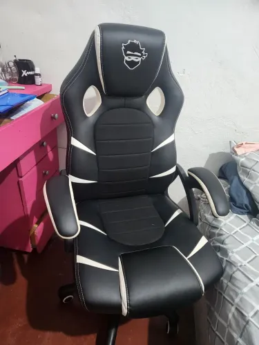 Cadeira Ninja Gamer Preto e Branco, novíssima!