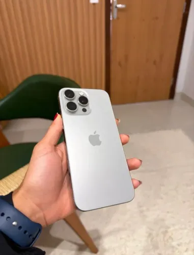 Vendo iPhone 16 Pro Max seminovo
