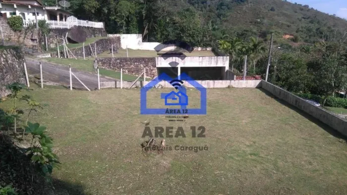 Lindo terreno com vista para o mar localizado na Martim de Sá - com uma área generosa de 6