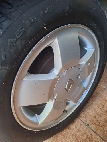Jogo de Rodas do Clio Aro 14