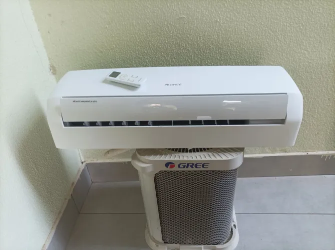 Vendo ar condicionado 9 mil btu convencional instalado