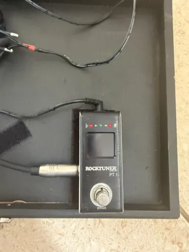 Vendo Kit pedal + afinador de contrabaixo 
