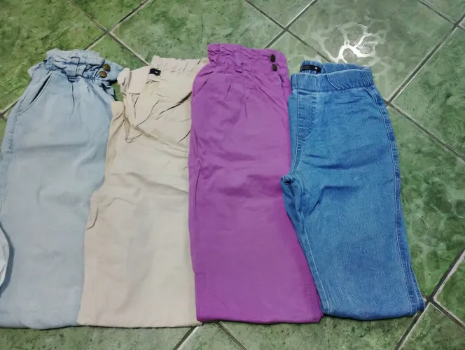 Lote de calças jeans(as 4 por apenas 70 reais)