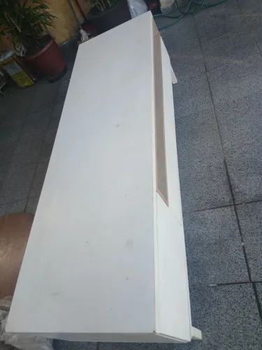 Rack em madeira maciça com fórmica
