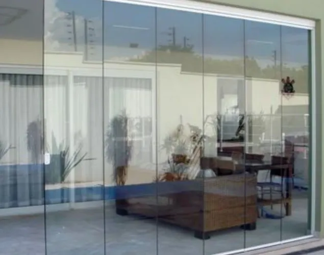 Cortina de vidro com vidro laminado