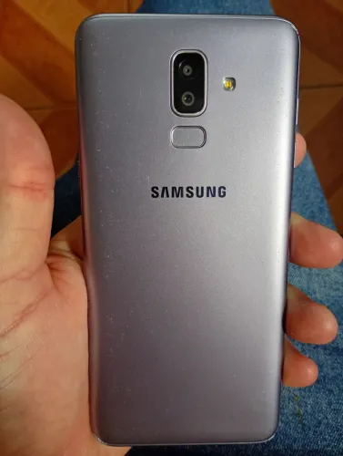 Samsung J8 plus tela quebrada