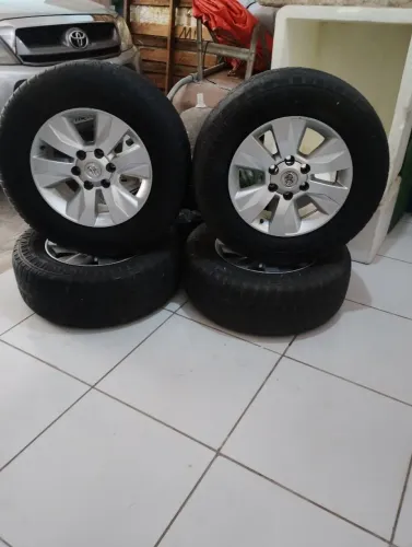 Pneus Hilux