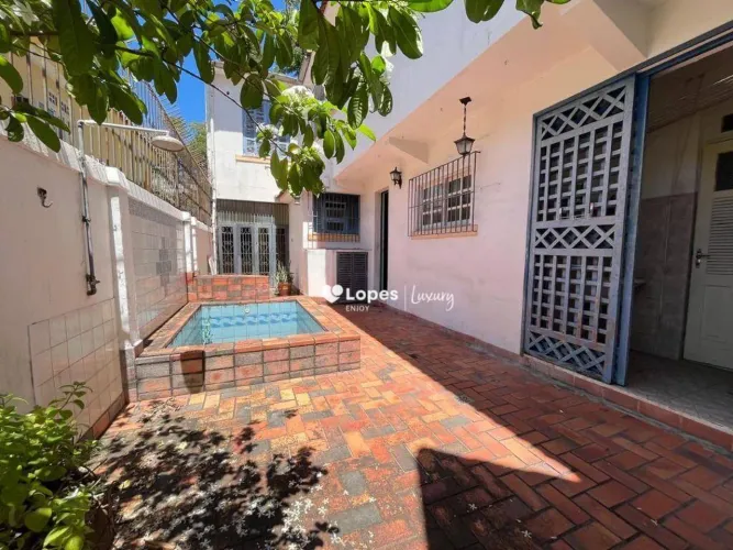 Excelente casa duplex 5 quartos, área externa, vaga