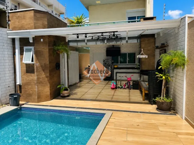 Sobrado na Penha de França, 04 suítes, Piscina, 05 vagas de garagem, 252m², R$ 1.750.000,0