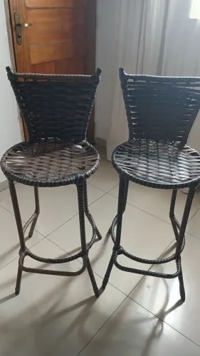 Banqueta em excelente estado de conservação