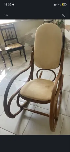 Cadeira de balanço antiga