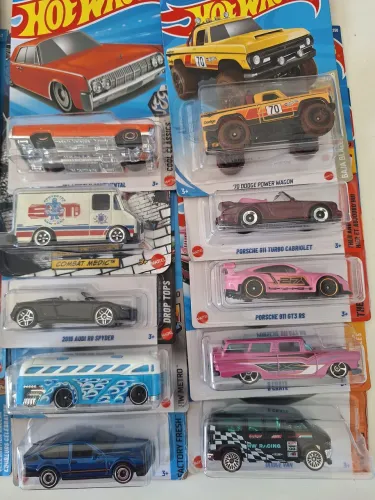 Hot wheels - Lote com 30 miniaturas