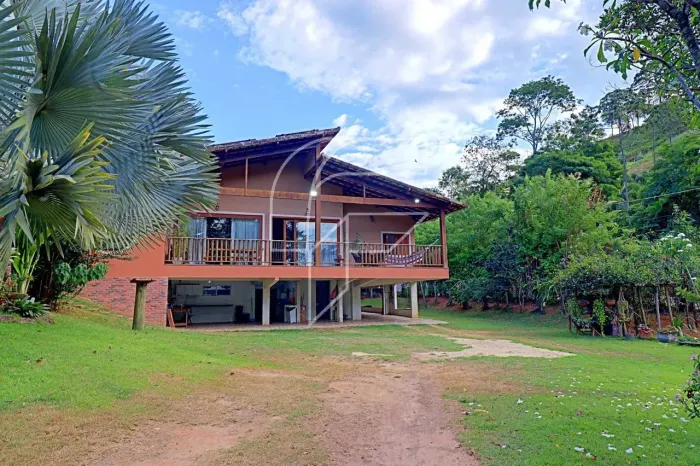 Imóvel para venda tem 2100 metros quadrados com 4 quartos em Buenos Aires - Guarapari - ES