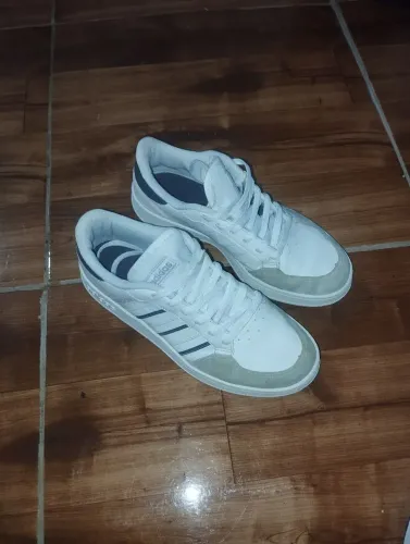 Tênis Adidas zerado lindo vendo ou troco