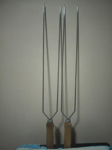 Espeto duplo cromado para churrasco