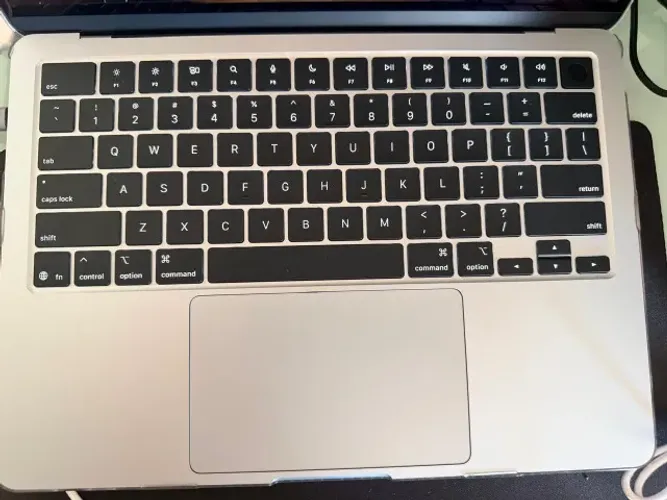 Macbook air m4
