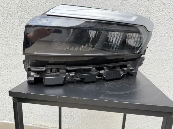 Farol esquerdo original Jeep Commander 2022