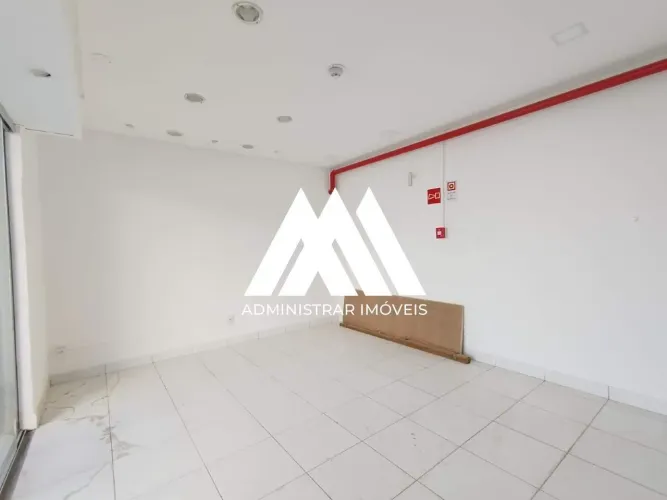 Alugo loja comercial em Itaúna com excelente localização!
