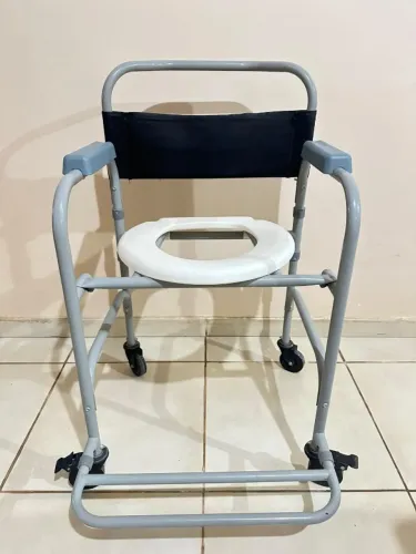 Cadeira de banho higiênica