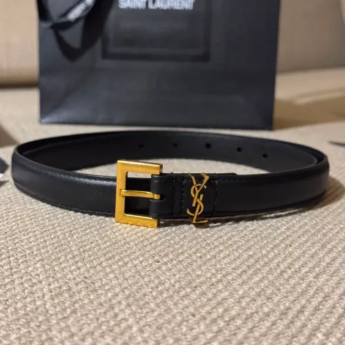 Cinto yves saint lauren preto com fivela dourada