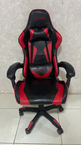 Cadeira gamer X zone (marcas de uso)