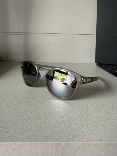 Oakley Latch