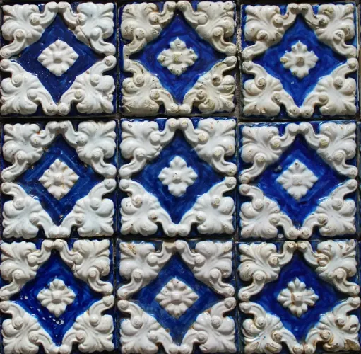 conjunto de azulejos portugueses barrocos antigos meio relevo - matosinhos portugal séc 1