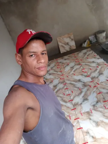 Sol pedreiro e estou disponível