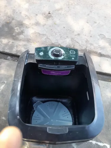Vendo esse tanquinho 12 kg funcionando perfeitamente faço entrega só tá faltando a tampa
