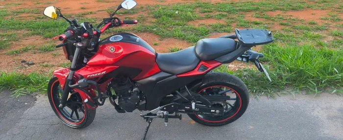 Vendo FZ25, UNICO DONO, RETIRADA 0KM DA LOJA.