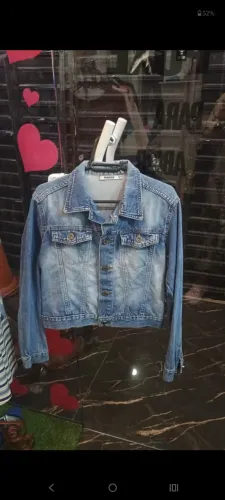 JAQUETA JEANS CUSTOMIZADA TAM P