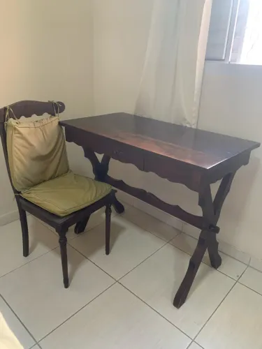 Escrivaninha retrô