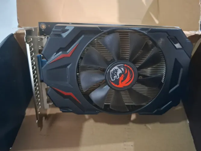 Placa de vídeo R240 4GB