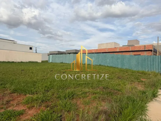 Terreno para venda com 300 m² em Residencial Villa de León, Piratininga - SP