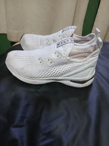 Título: Tênis Feminino Branco num 39 em boas condições