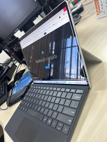 Surface Pro 9 SQ3 5g 8 Ram 256 SSD