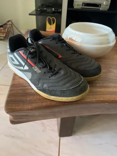 Chuteira de Futsal Modelo Pro 5 Bump Club Masculina