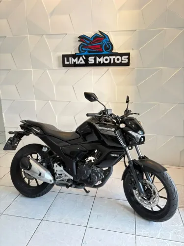 VENDO OU TROCO YAMAHA FZ15 150 2024 ( LIMAS MOTOS)
