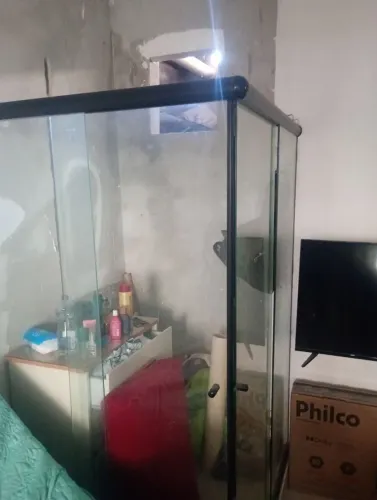 Vendo box em L 1000