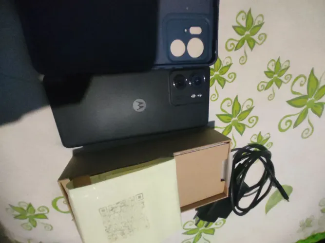 Moto edge 40 top / Vendo e troco