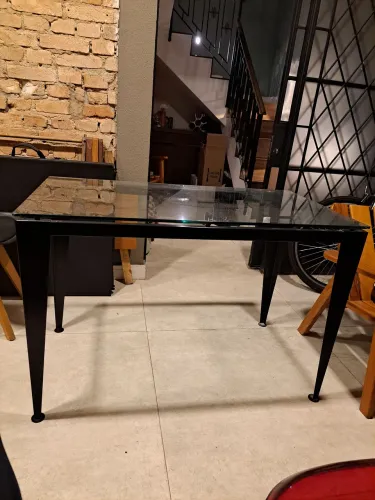 MESA c tampo de vidro 1,10x 0,60x0,74(altura)