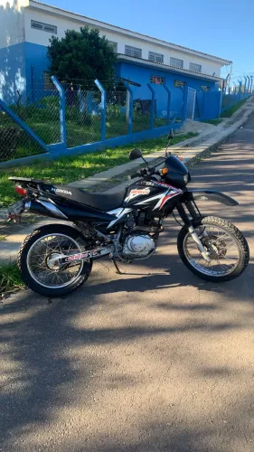 Bros 150 em ótimo estado