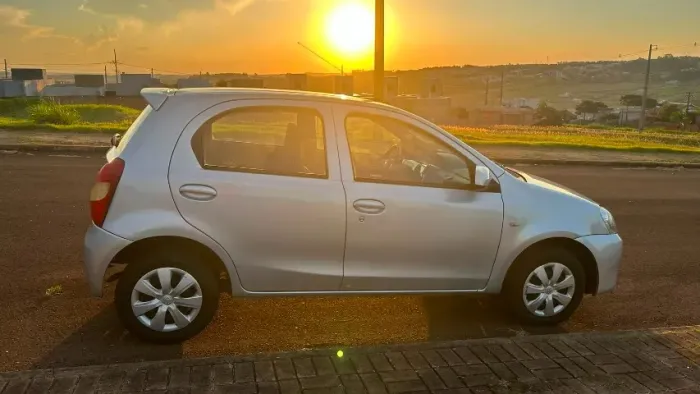 Toyota Etios X 1.3 Flex 16V 5P Mec. 2016
