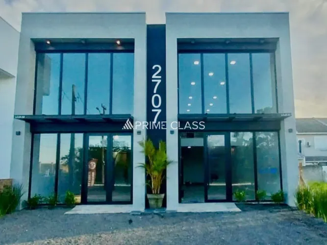 Loja comercial 113m², mezanino, 2 banheiros, Bairro Igara
